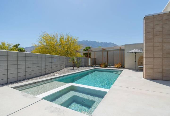 Chic Luxurious Desert Home- Private Pool Hot Tub Palm Springs Eksteriør bilde