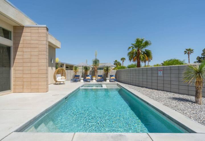 Chic Luxurious Desert Home- Private Pool Hot Tub Palm Springs Eksteriør bilde